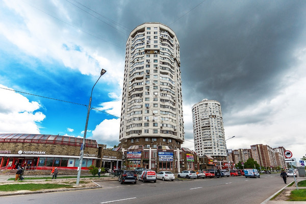 Продам трехкомнатную (3-комн.) квартиру, Люблинская ул, 165к2, Москва г