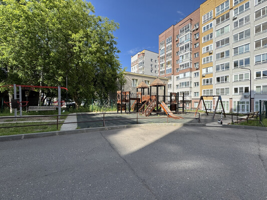 Продам двухкомнатную (2-комн.) квартиру, Профсоюзная ул, 54, Киров г
