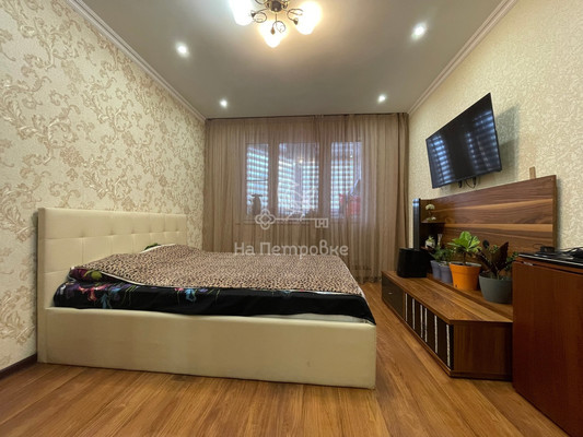 Продам трехкомнатную (3-комн.) квартиру, Южная ул, 25, Дрожжино рп