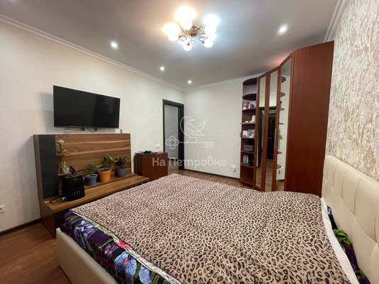 Продам трехкомнатную (3-комн.) квартиру, Южная ул, 25, Дрожжино рп