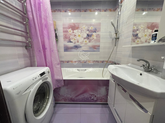 Продам трехкомнатную (3-комн.) квартиру, Южная ул, 25, Дрожжино рп