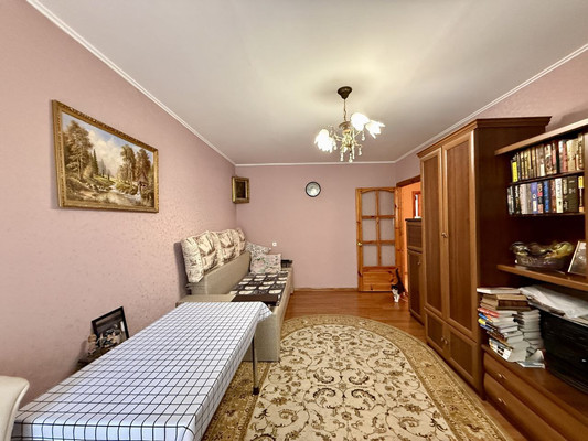 Продам трехкомнатную (3-комн.) квартиру, Заводской пер, 44, Симферополь г