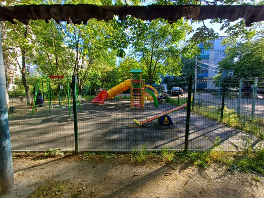 Продам трехкомнатную (3-комн.) квартиру, Заводской пер, 44, Симферополь г