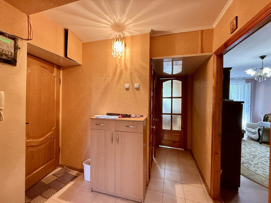 Продам трехкомнатную (3-комн.) квартиру, Заводской пер, 44, Симферополь г