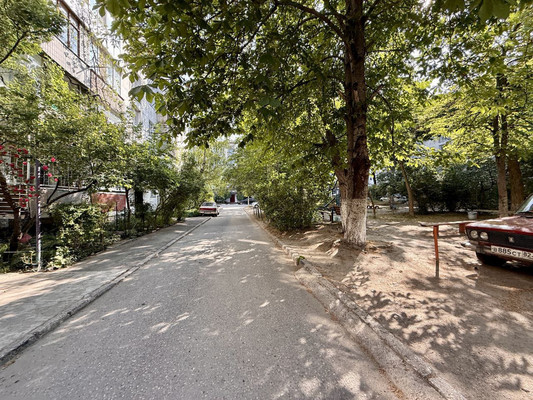 Продам трехкомнатную (3-комн.) квартиру, Заводской пер, 44, Симферополь г