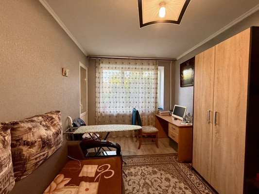 Продам трехкомнатную (3-комн.) квартиру, Заводской пер, 44, Симферополь г