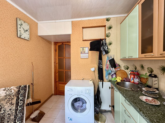 Продам трехкомнатную (3-комн.) квартиру, Заводской пер, 44, Симферополь г