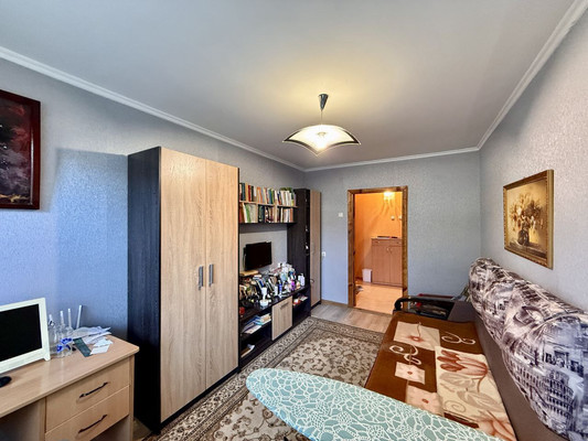 Продам трехкомнатную (3-комн.) квартиру, Заводской пер, 44, Симферополь г
