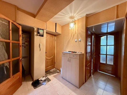 Продам трехкомнатную (3-комн.) квартиру, Заводской пер, 44, Симферополь г