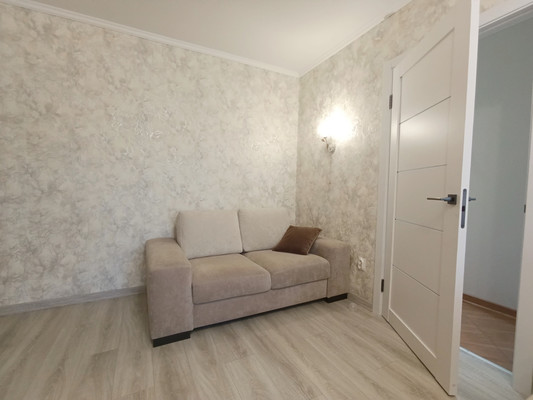 Продам трехкомнатную (3-комн.) квартиру, Чекистов ул, 88, Калининград г