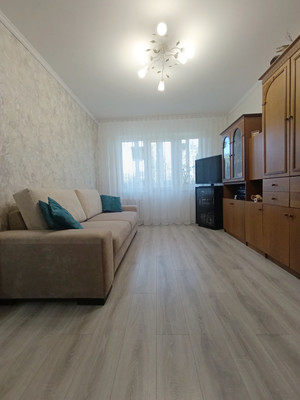 Продам трехкомнатную (3-комн.) квартиру, Чекистов ул, 88, Калининград г