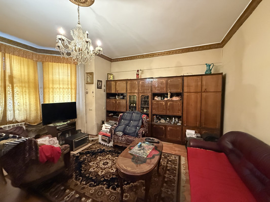 Продам трехкомнатную (3-комн.) квартиру, Яхромская ул, 14к5, Москва г