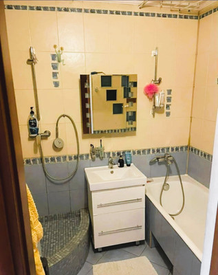 Продам трехкомнатную (3-комн.) квартиру, Октябрьский пр-кт, 18к1, Люберцы г