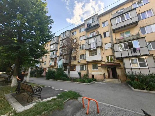 Продам двухкомнатную (2-комн.) квартиру, Ингушская ул, 17кБ, Нальчик г
