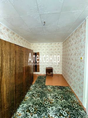 Продам трехкомнатную (3-комн.) квартиру, Романтиков ул, д. 13, Кириши г