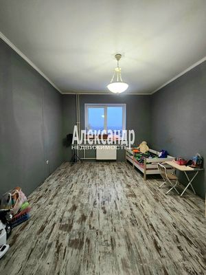 Продам двухкомнатную (2-комн.) квартиру, Восточная ул, 18, Кириши г