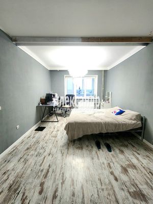 Продам двухкомнатную (2-комн.) квартиру, Восточная ул, 18, Кириши г