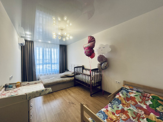 Продам однокомнатную (1-комн.) квартиру, Ковыльная ул, 96, Симферополь г