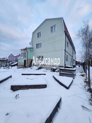 Продам многокомнатную квартиру, Нефтехимиков ул, 48, Кириши г