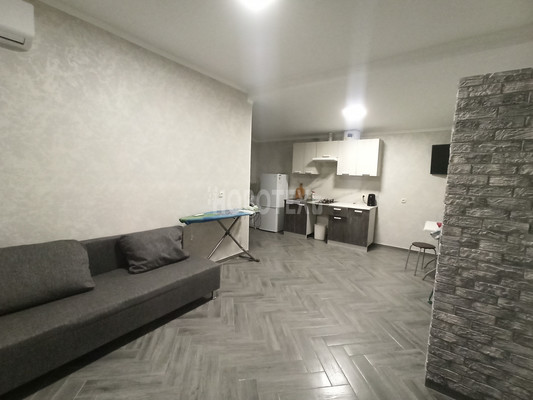 Сдам двухкомнатную (2-комн.) квартиру, Красной Розы ул, 20, Крымск г