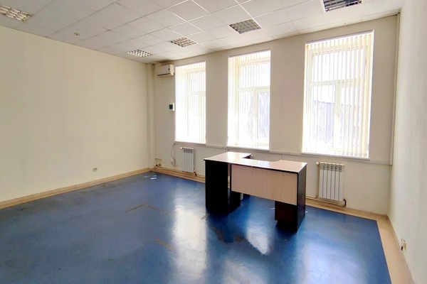 Сдам офисное помещение 40 м2, Труда пл, 10, Екатеринбург г
