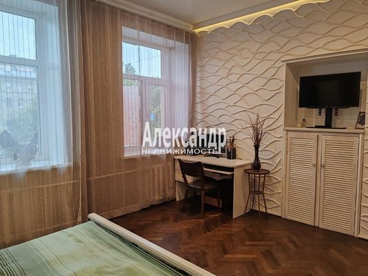 Продам трехкомнатную (3-комн.) квартиру, Московский пр-кт, 132, Санкт-Петербург г
