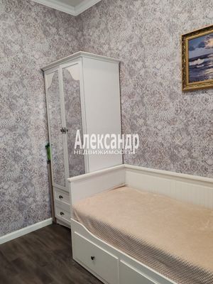 Продам трехкомнатную (3-комн.) квартиру, Московский пр-кт, 132, Санкт-Петербург г