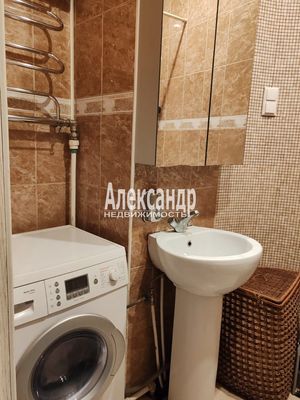 Продам трехкомнатную (3-комн.) квартиру, Московский пр-кт, 132, Санкт-Петербург г