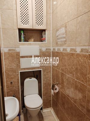 Продам трехкомнатную (3-комн.) квартиру, Московский пр-кт, 132, Санкт-Петербург г