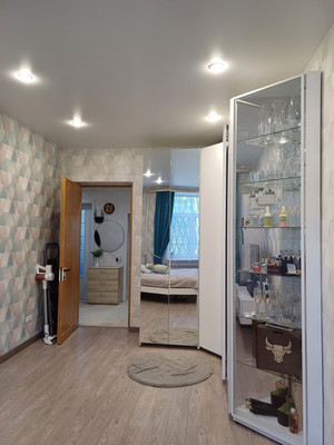 Продам двухкомнатную (2-комн.) квартиру, Возрождения ул, 7/25, Санкт-Петербург г