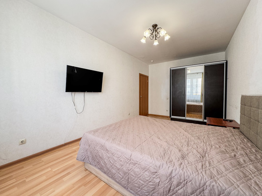 Продам двухкомнатную (2-комн.) квартиру, Степана Разина ул, 107, Екатеринбург г