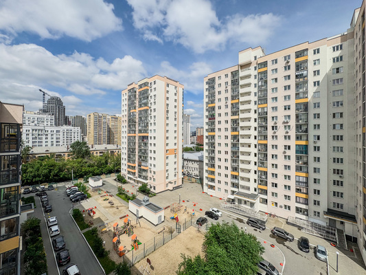 Продам двухкомнатную (2-комн.) квартиру, Степана Разина ул, 107, Екатеринбург г