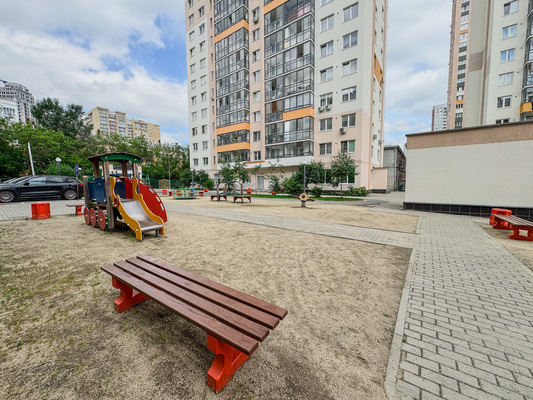 Продам двухкомнатную (2-комн.) квартиру, Степана Разина ул, 107, Екатеринбург г