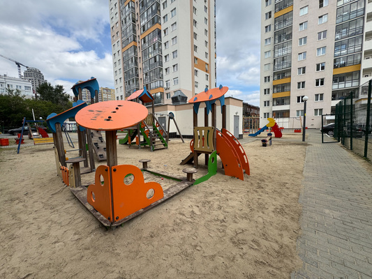 Продам двухкомнатную (2-комн.) квартиру, Степана Разина ул, 107, Екатеринбург г