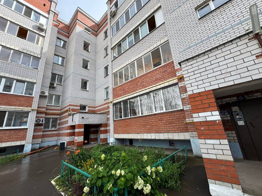 Продам двухкомнатную (2-комн.) квартиру, Ново-Светлая ул, 18, Казань г
