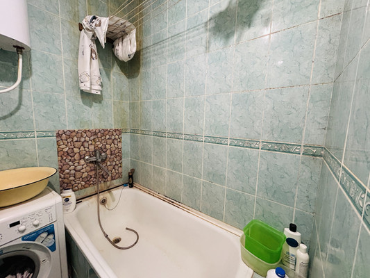 Продам двухкомнатную (2-комн.) квартиру, Серпуховская ул, 12, Липицы с