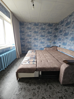 Продам трехкомнатную (3-комн.) квартиру, Крупской ул, 5, Гатчина г