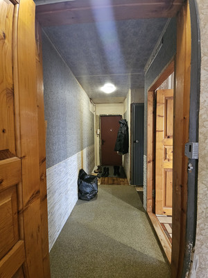 Продам трехкомнатную (3-комн.) квартиру, Крупской ул, 5, Гатчина г