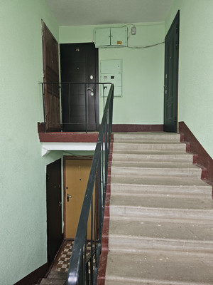 Продам трехкомнатную (3-комн.) квартиру, Крупской ул, 5, Гатчина г