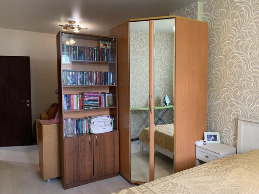 Продам трехкомнатную (3-комн.) квартиру, Симферопольская ул, 58/3, Краснодар г