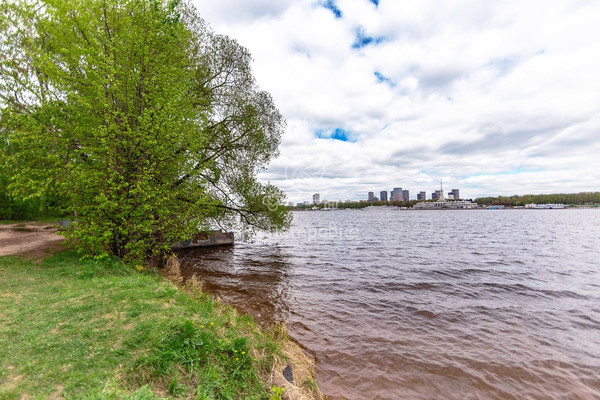 Продам однокомнатную (1-комн.) квартиру, Досфлота проезд, 12, Москва г
