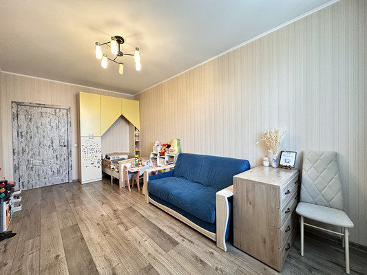 Продам однокомнатную (1-комн.) квартиру, Дыбенко ул, 42Ак3, Санкт-Петербург г