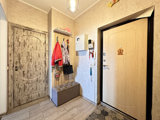 Продам однокомнатную (1-комн.) квартиру, Дыбенко ул, 42Ак3, Санкт-Петербург г