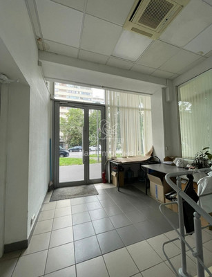 Продам торговое помещение 706,6 м2, Шаболовка ул, 25к2, Москва г