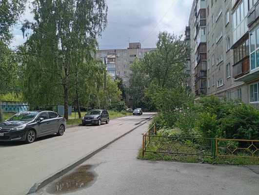 Продам трехкомнатную (3-комн.) квартиру, Баренца ул, 9к85, Нижний Новгород г