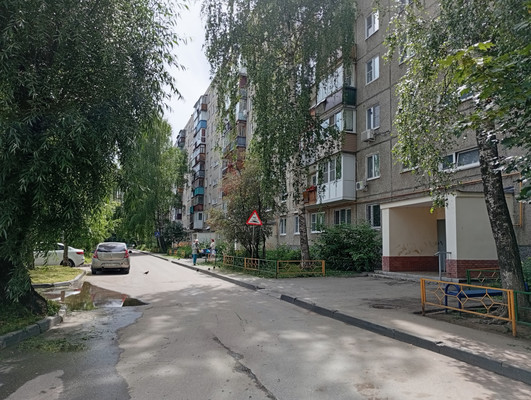 Продам трехкомнатную (3-комн.) квартиру, Баренца ул, 9к85, Нижний Новгород г