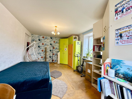 Продам трехкомнатную (3-комн.) квартиру, Робеспьера ул, 25, Воткинск г