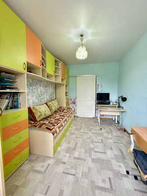 Продам трехкомнатную (3-комн.) квартиру, Робеспьера ул, 25, Воткинск г