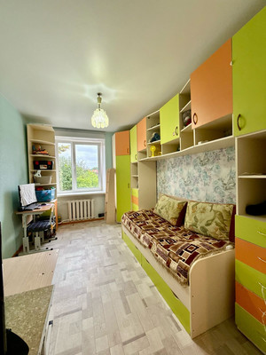 Продам трехкомнатную (3-комн.) квартиру, Робеспьера ул, 25, Воткинск г