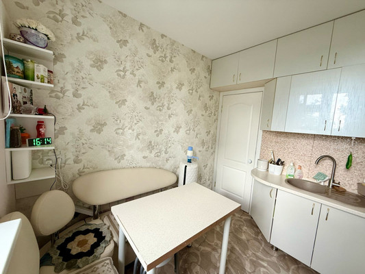 Продам трехкомнатную (3-комн.) квартиру, Робеспьера ул, 25, Воткинск г